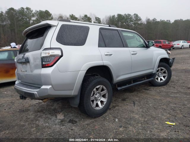 Photo 3 VIN: JTEBU5JR3F5212681 - TOYOTA 4RUNNER 