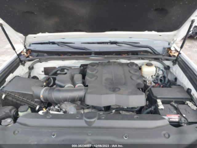 Photo 9 VIN: JTEBU5JR3F5263713 - TOYOTA 4RUNNER 