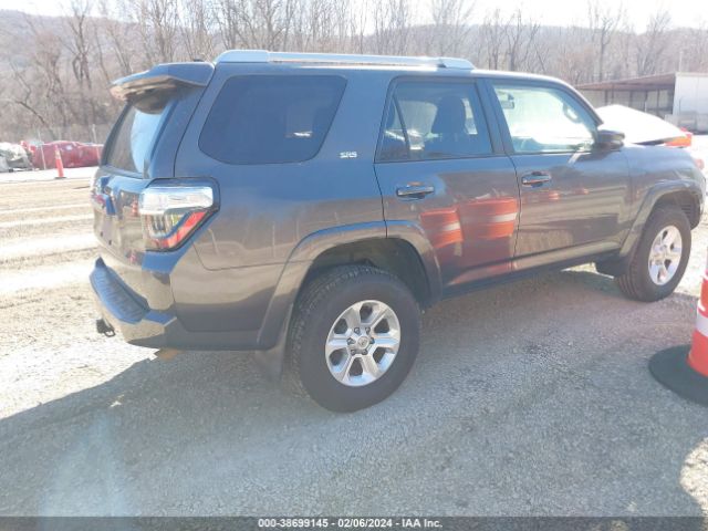 Photo 3 VIN: JTEBU5JR3G5382413 - TOYOTA 4RUNNER 