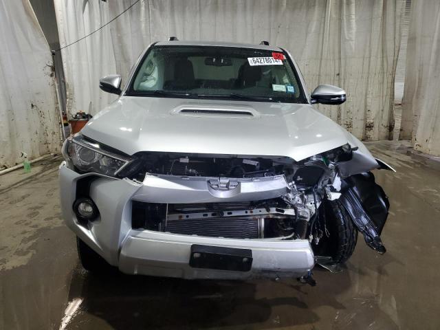 Photo 4 VIN: JTEBU5JR3H5418439 - TOYOTA 4RUNNER 