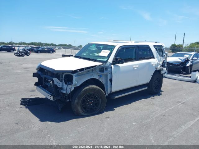 Photo 1 VIN: JTEBU5JR3H5421812 - TOYOTA 4RUNNER 