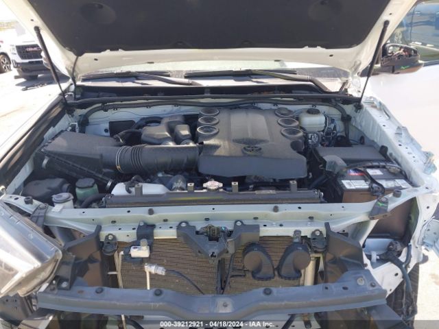 Photo 9 VIN: JTEBU5JR3H5421812 - TOYOTA 4RUNNER 