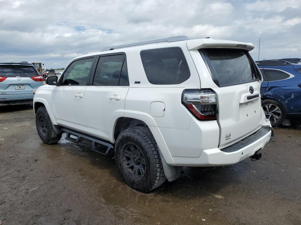 Photo 1 VIN: JTEBU5JR3J5505733 - TOYOTA 4RUNNER 