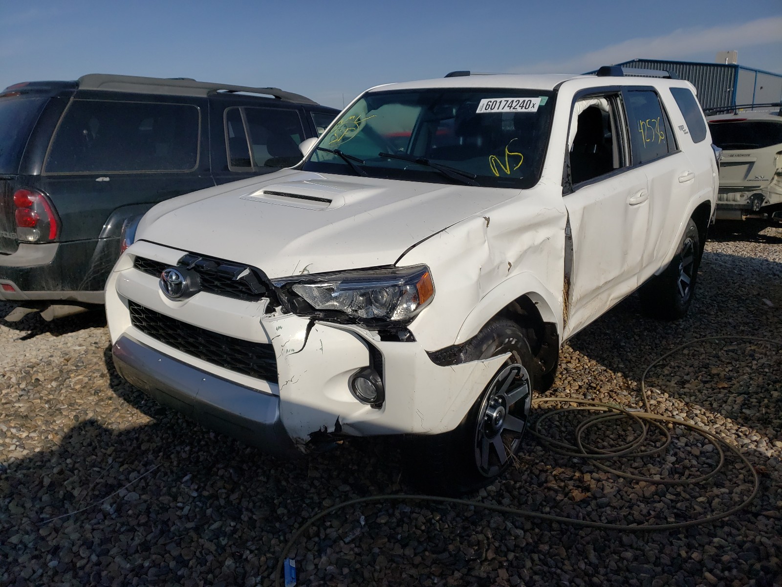 Photo 1 VIN: JTEBU5JR3J5508972 - TOYOTA 4RUNNER SR 