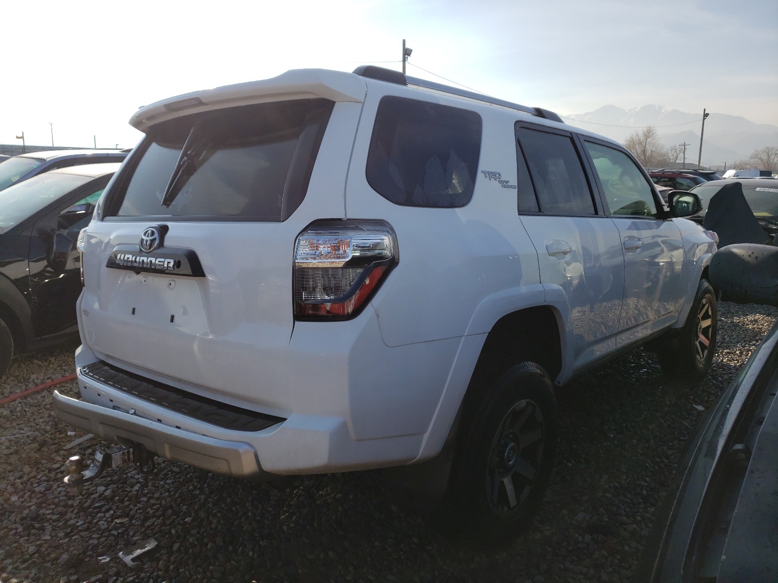 Photo 3 VIN: JTEBU5JR3J5508972 - TOYOTA 4RUNNER SR 