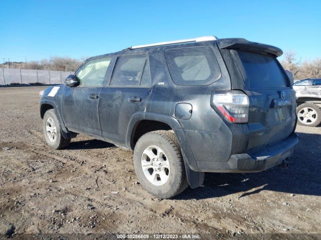 Photo 2 VIN: JTEBU5JR3J5520698 - TOYOTA 4RUNNER 