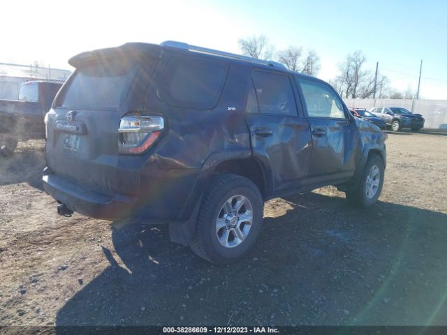 Photo 3 VIN: JTEBU5JR3J5520698 - TOYOTA 4RUNNER 