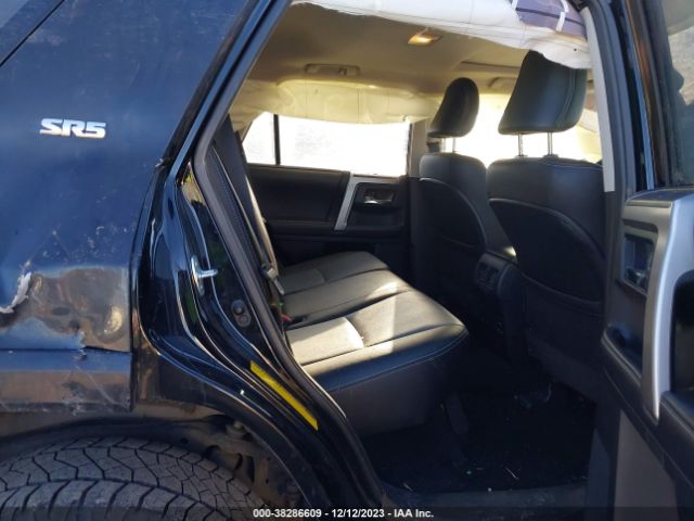 Photo 7 VIN: JTEBU5JR3J5520698 - TOYOTA 4RUNNER 