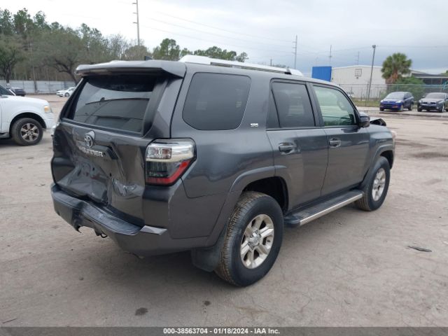 Photo 3 VIN: JTEBU5JR3J5526954 - TOYOTA 4RUNNER 