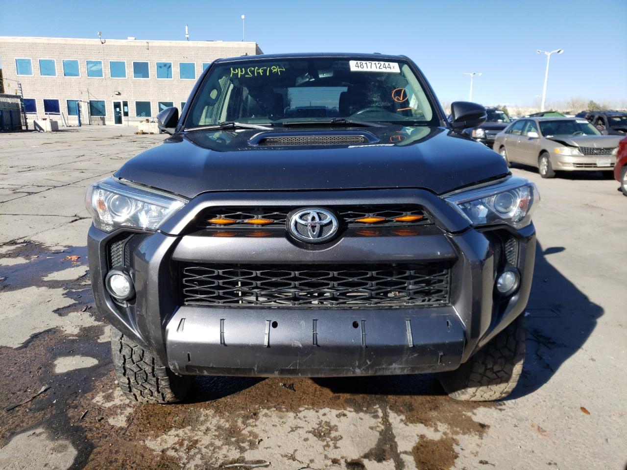 Photo 4 VIN: JTEBU5JR3J5528185 - TOYOTA 4RUNNER 