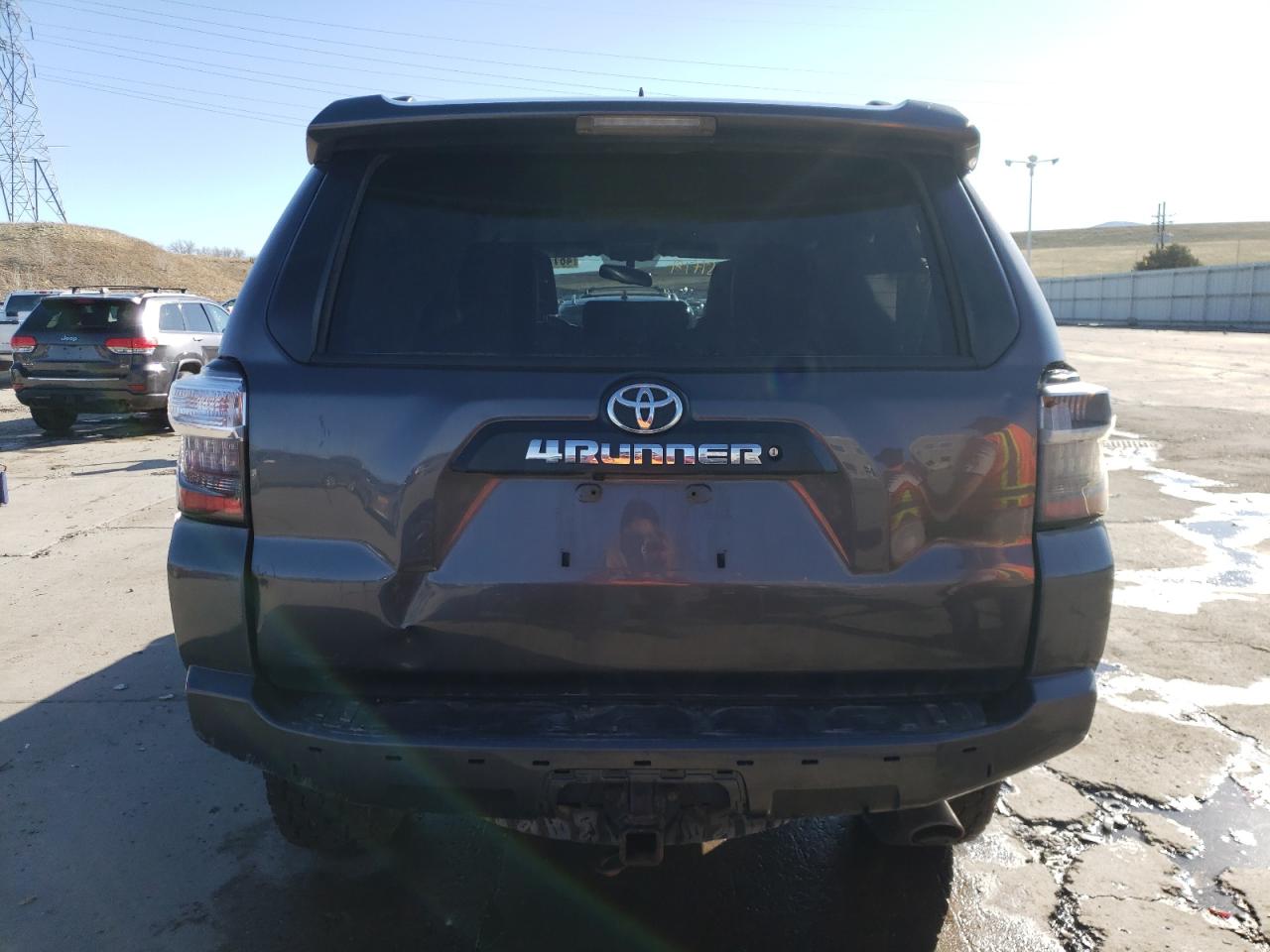 Photo 5 VIN: JTEBU5JR3J5528185 - TOYOTA 4RUNNER 