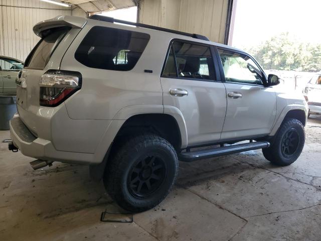 Photo 2 VIN: JTEBU5JR3J5538764 - TOYOTA 4RUNNER SR 