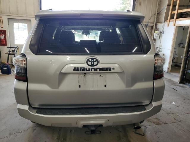 Photo 5 VIN: JTEBU5JR3J5538764 - TOYOTA 4RUNNER SR 