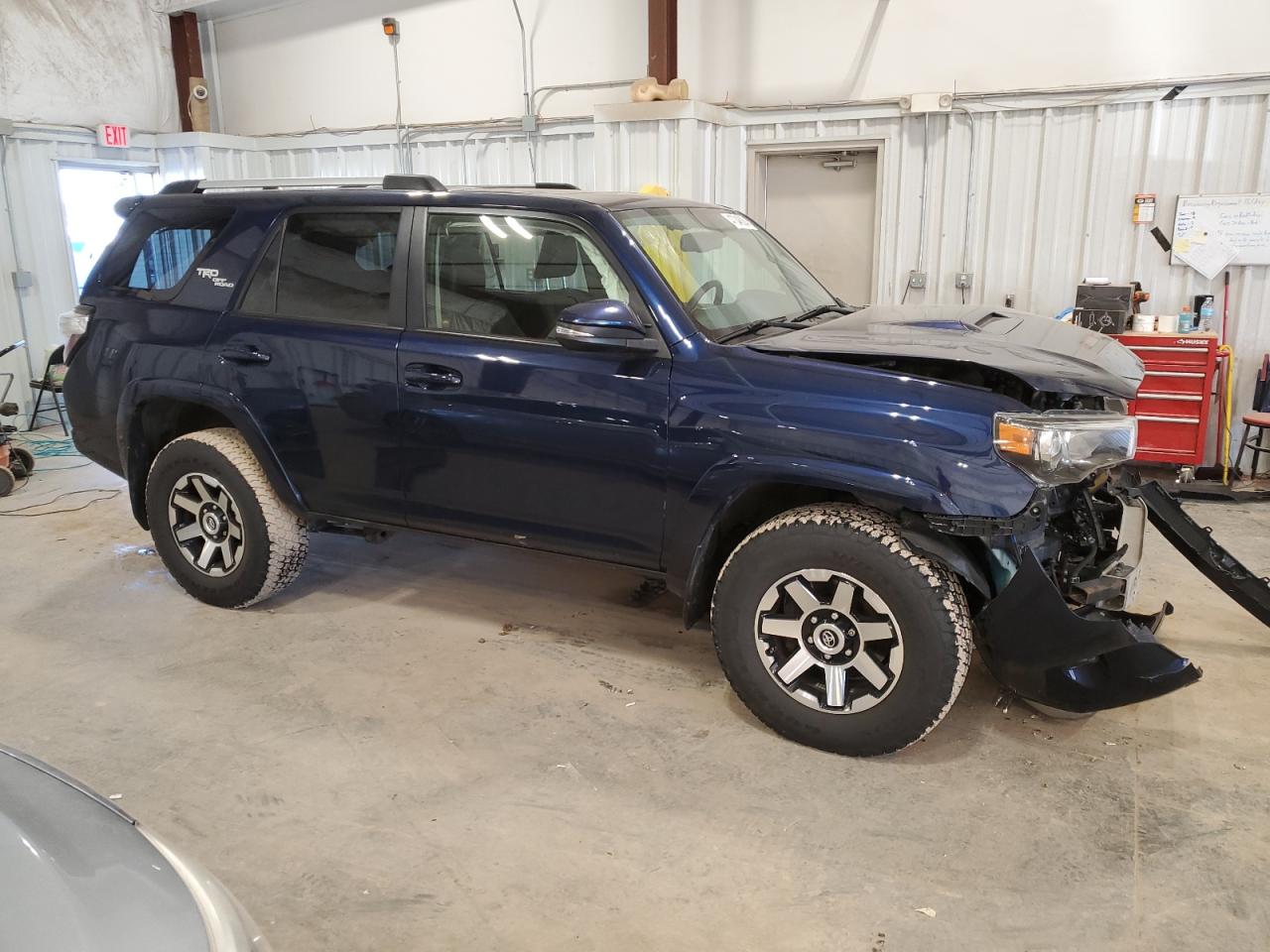 Photo 3 VIN: JTEBU5JR3J5555659 - TOYOTA 4RUNNER 