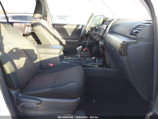 Photo 4 VIN: JTEBU5JR3J5560876 - TOYOTA 4RUNNER 