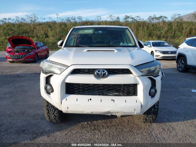 Photo 5 VIN: JTEBU5JR3J5560876 - TOYOTA 4RUNNER 