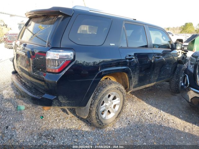 Photo 3 VIN: JTEBU5JR3J5569108 - TOYOTA 4RUNNER 