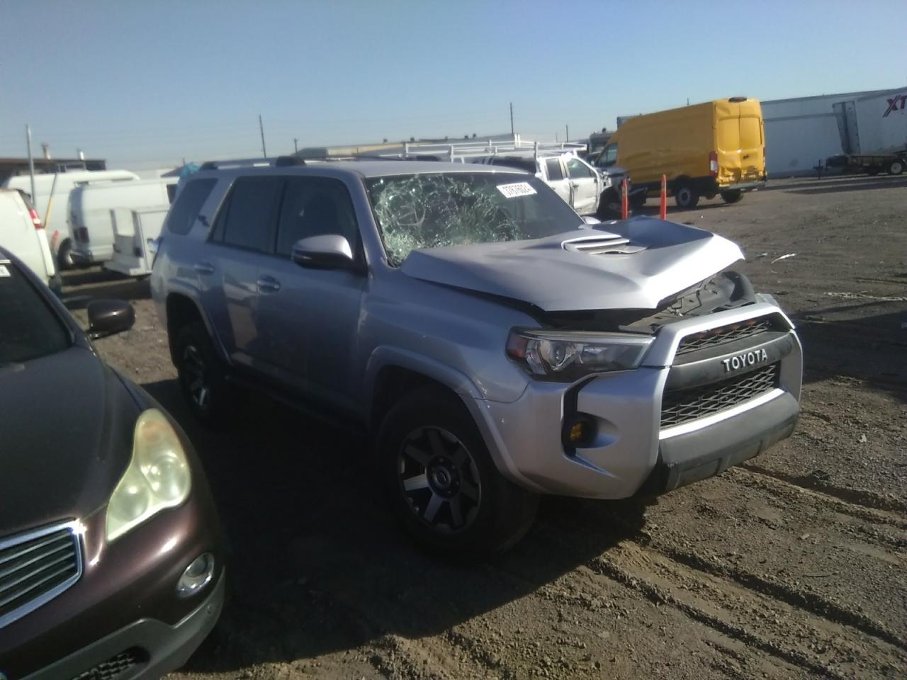 Photo 3 VIN: JTEBU5JR3J5591688 - TOYOTA 4RUNNER 