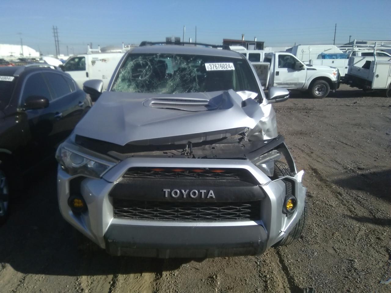 Photo 4 VIN: JTEBU5JR3J5591688 - TOYOTA 4RUNNER 