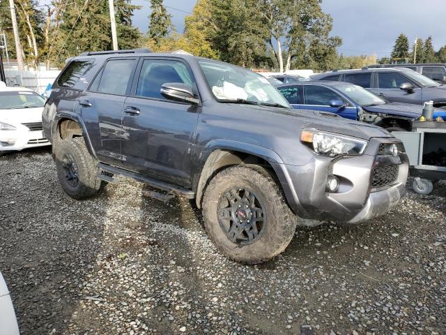 Photo 3 VIN: JTEBU5JR3K5670635 - TOYOTA 4RUNNER SR 