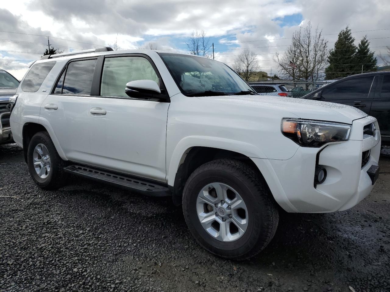 Photo 3 VIN: JTEBU5JR3L5833527 - TOYOTA 4RUNNER 