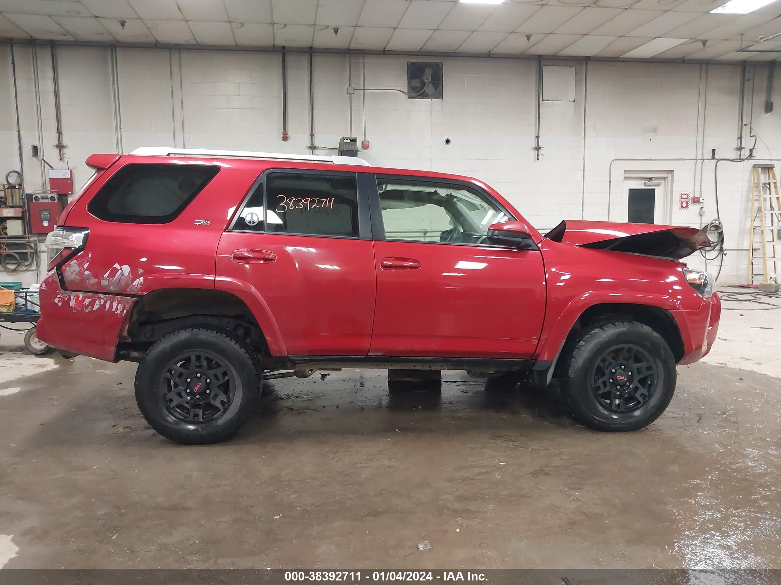 Photo 12 VIN: JTEBU5JR4G5327064 - TOYOTA 4RUNNER 