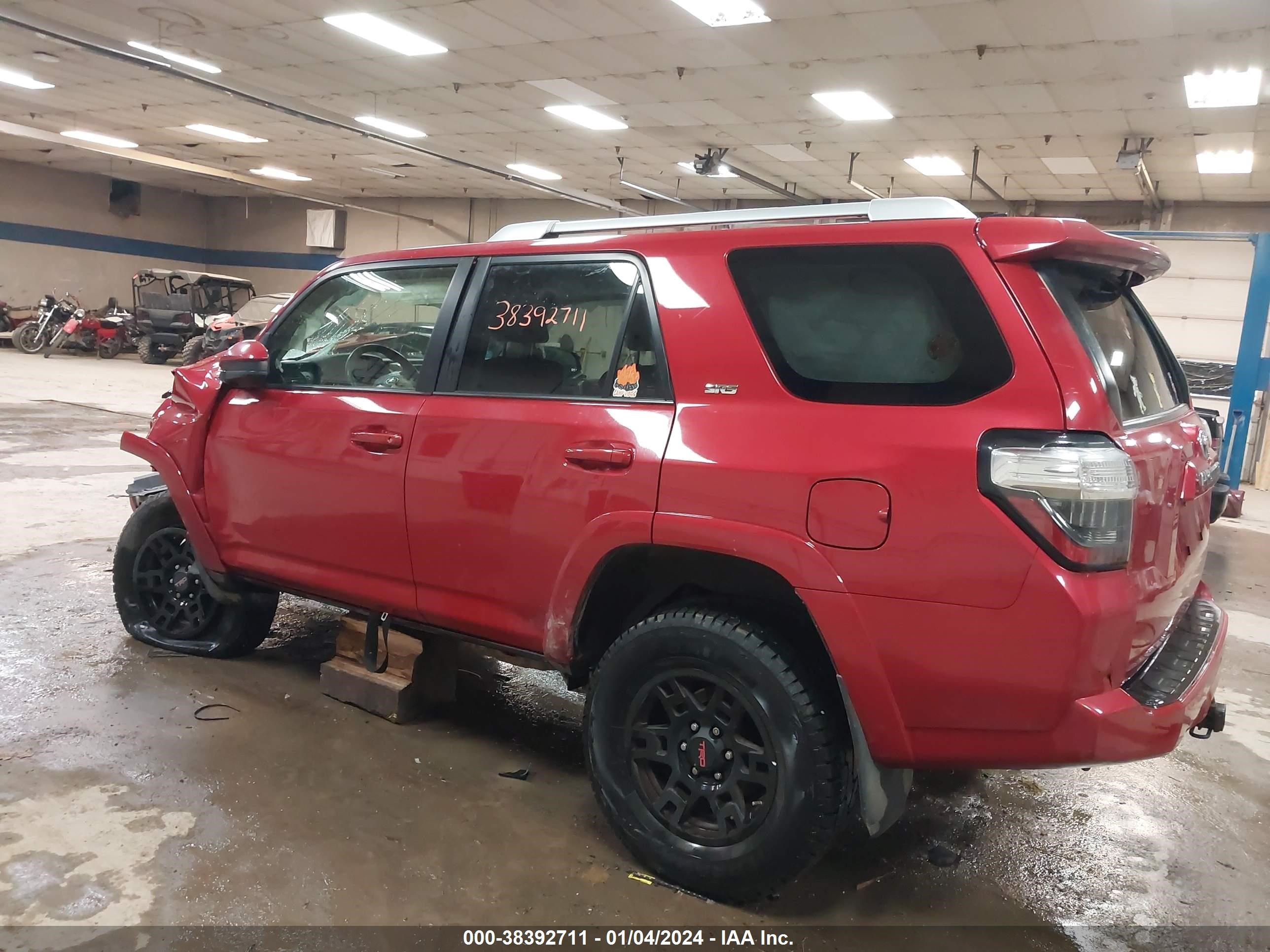 Photo 2 VIN: JTEBU5JR4G5327064 - TOYOTA 4RUNNER 