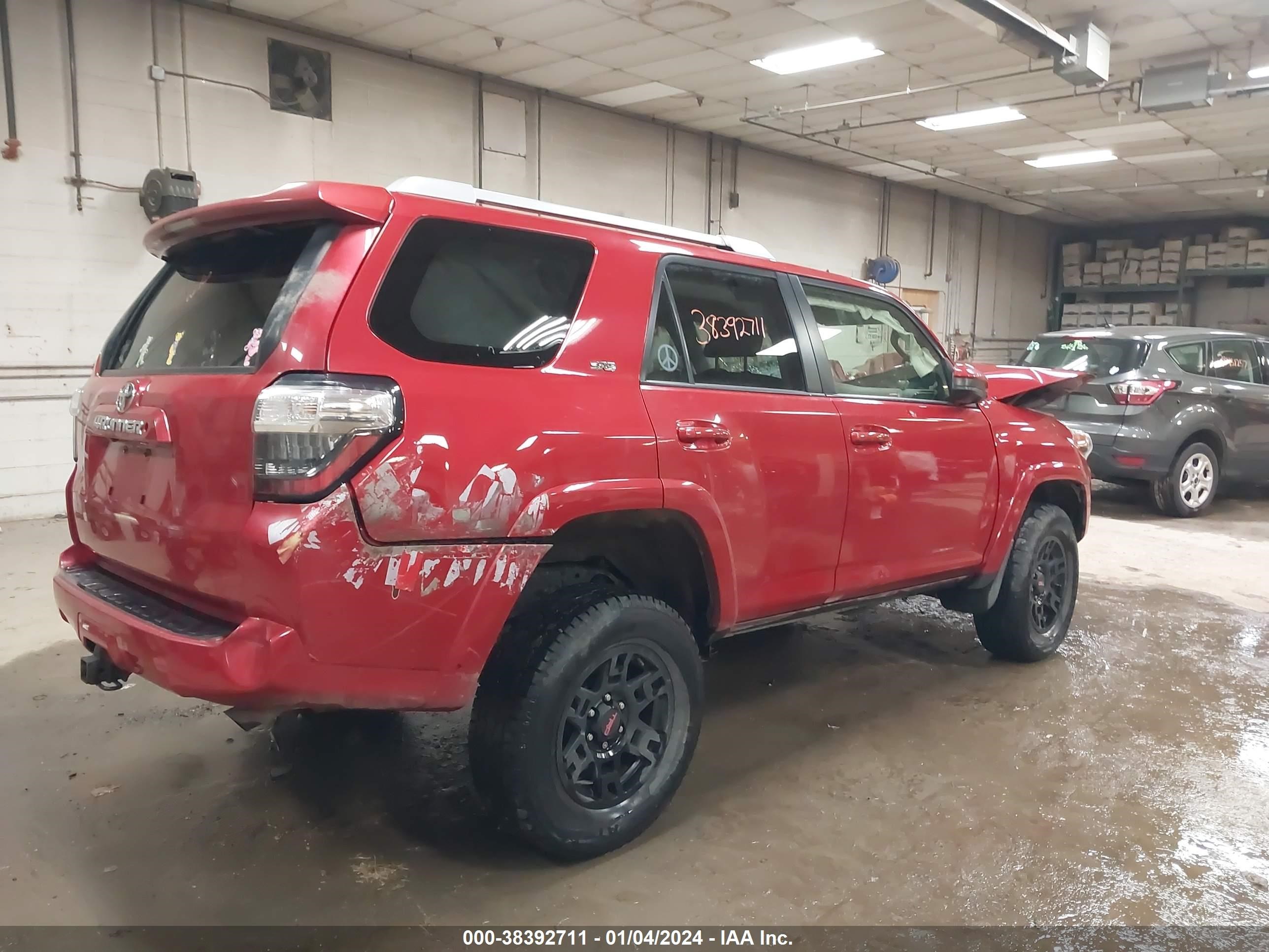 Photo 3 VIN: JTEBU5JR4G5327064 - TOYOTA 4RUNNER 