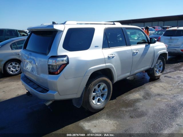 Photo 3 VIN: JTEBU5JR4G5399740 - TOYOTA 4RUNNER 