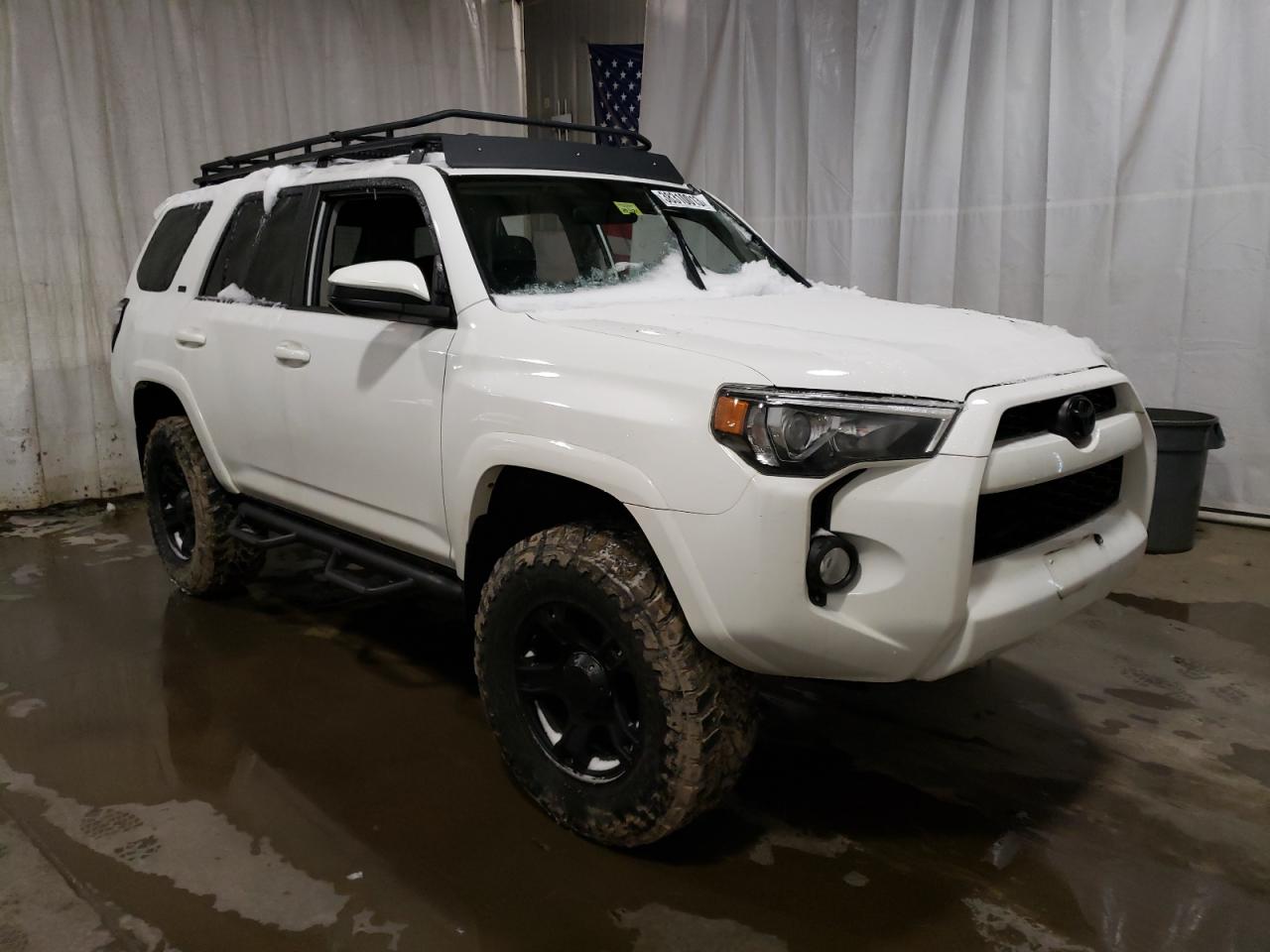 Photo 3 VIN: JTEBU5JR4H5446850 - TOYOTA 4RUNNER 