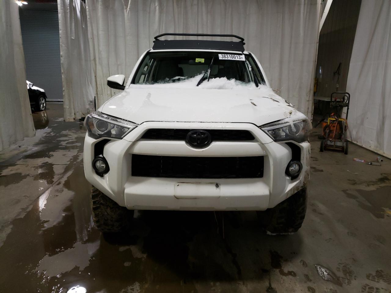 Photo 4 VIN: JTEBU5JR4H5446850 - TOYOTA 4RUNNER 