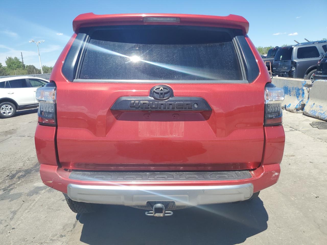 Photo 5 VIN: JTEBU5JR4J5514862 - TOYOTA 4RUNNER 