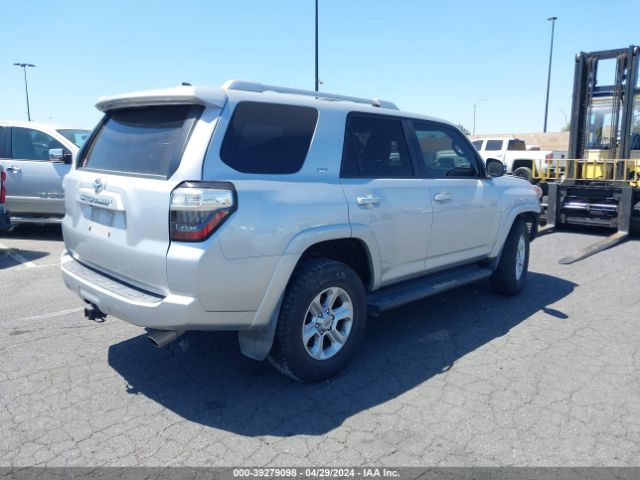 Photo 3 VIN: JTEBU5JR4J5517180 - TOYOTA 4RUNNER 