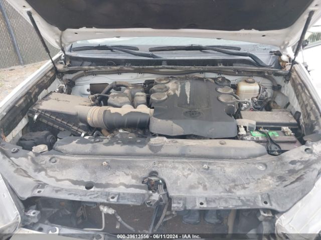 Photo 9 VIN: JTEBU5JR4J5574155 - TOYOTA 4-RUNNER 