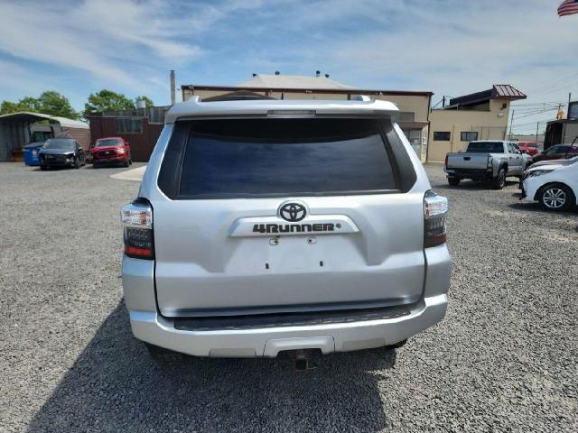 Photo 5 VIN: JTEBU5JR4J5605551 - TOYOTA 4RUNNER SR 