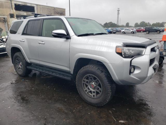 Photo 3 VIN: JTEBU5JR4K5728610 - TOYOTA 4RUNNER 