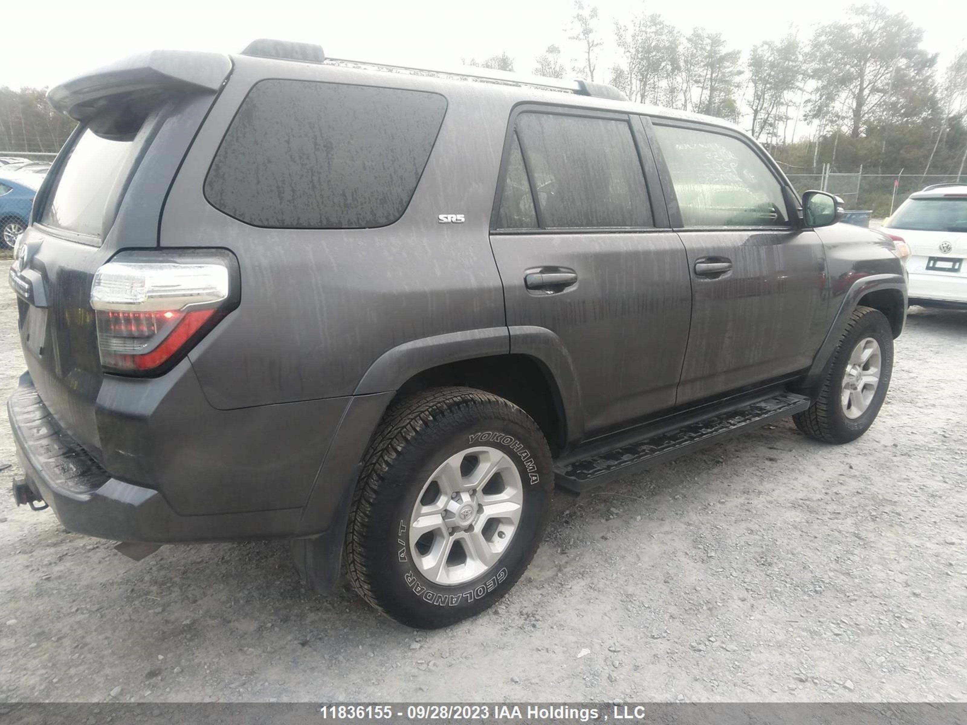 Photo 3 VIN: JTEBU5JR4L5739267 - TOYOTA 4RUNNER 