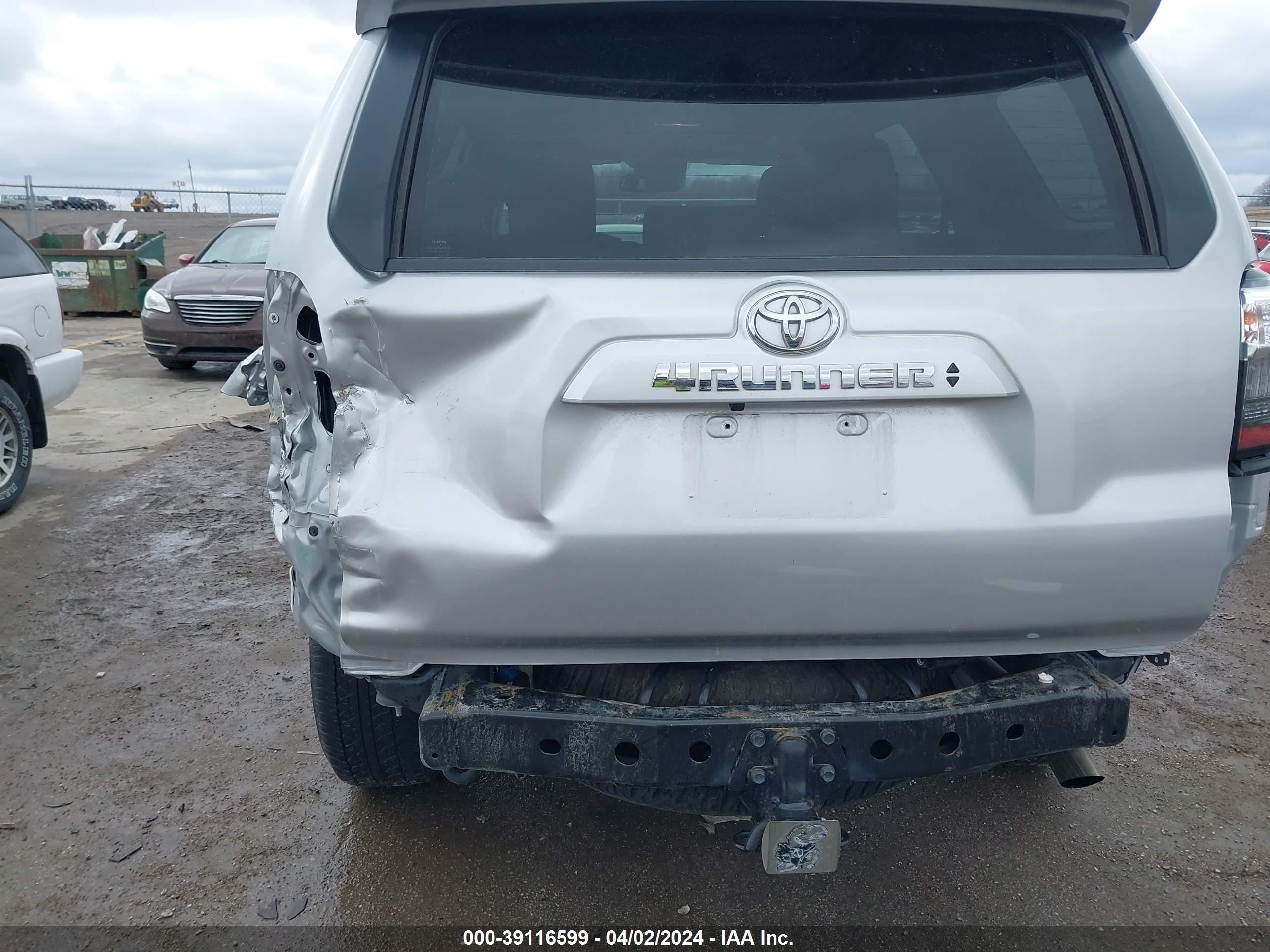 Photo 17 VIN: JTEBU5JR4L5784368 - TOYOTA 4RUNNER 