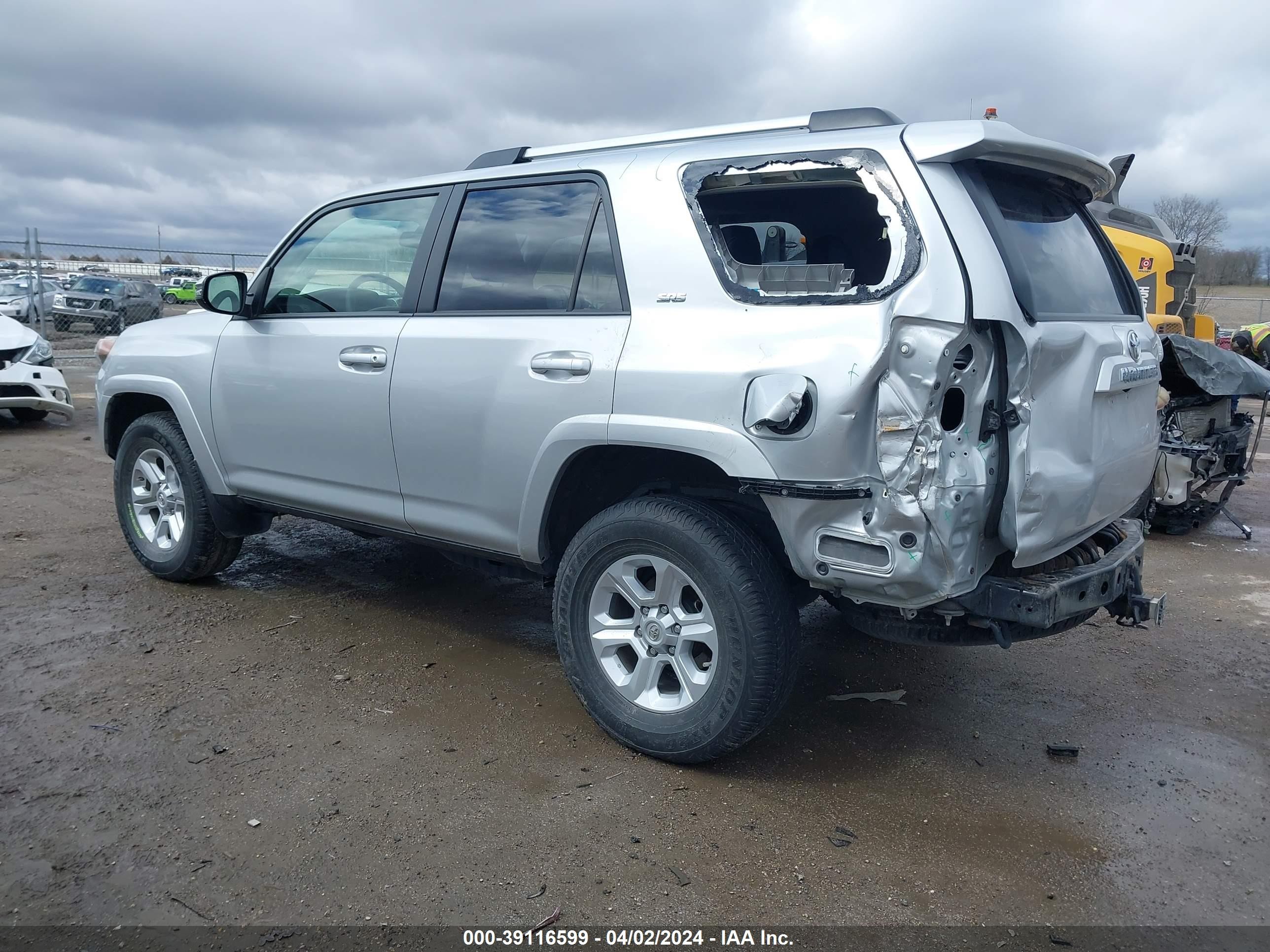 Photo 2 VIN: JTEBU5JR4L5784368 - TOYOTA 4RUNNER 