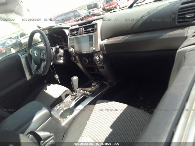 Photo 4 VIN: JTEBU5JR4L5799386 - TOYOTA 4RUNNER 