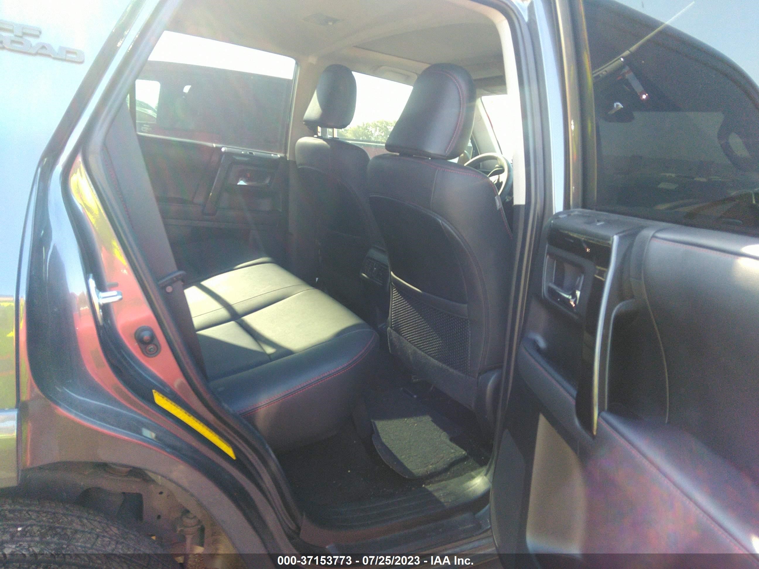 Photo 7 VIN: JTEBU5JR4L5813206 - TOYOTA 4RUNNER 