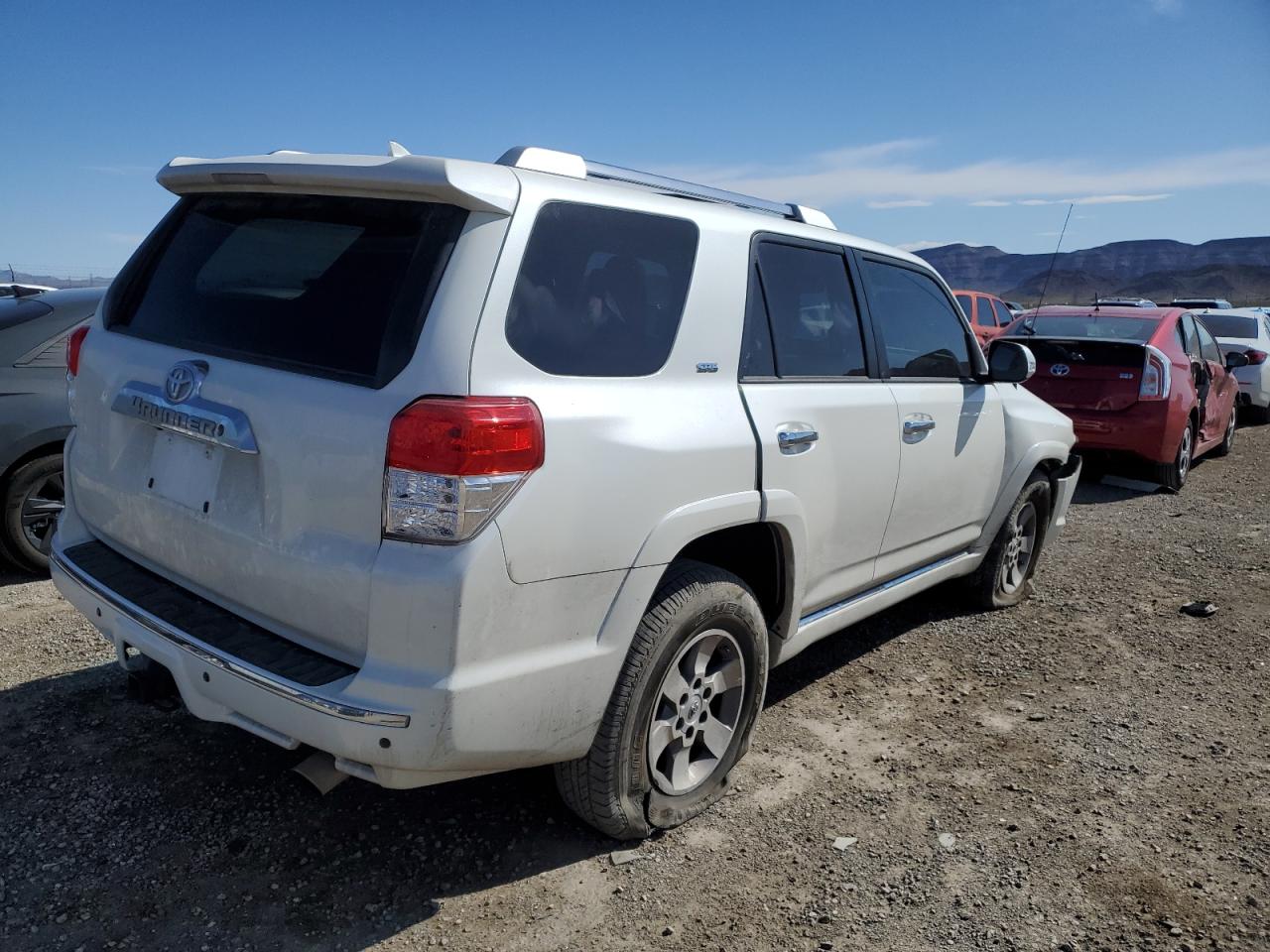 Photo 2 VIN: JTEBU5JR5B5057951 - TOYOTA 4RUNNER 