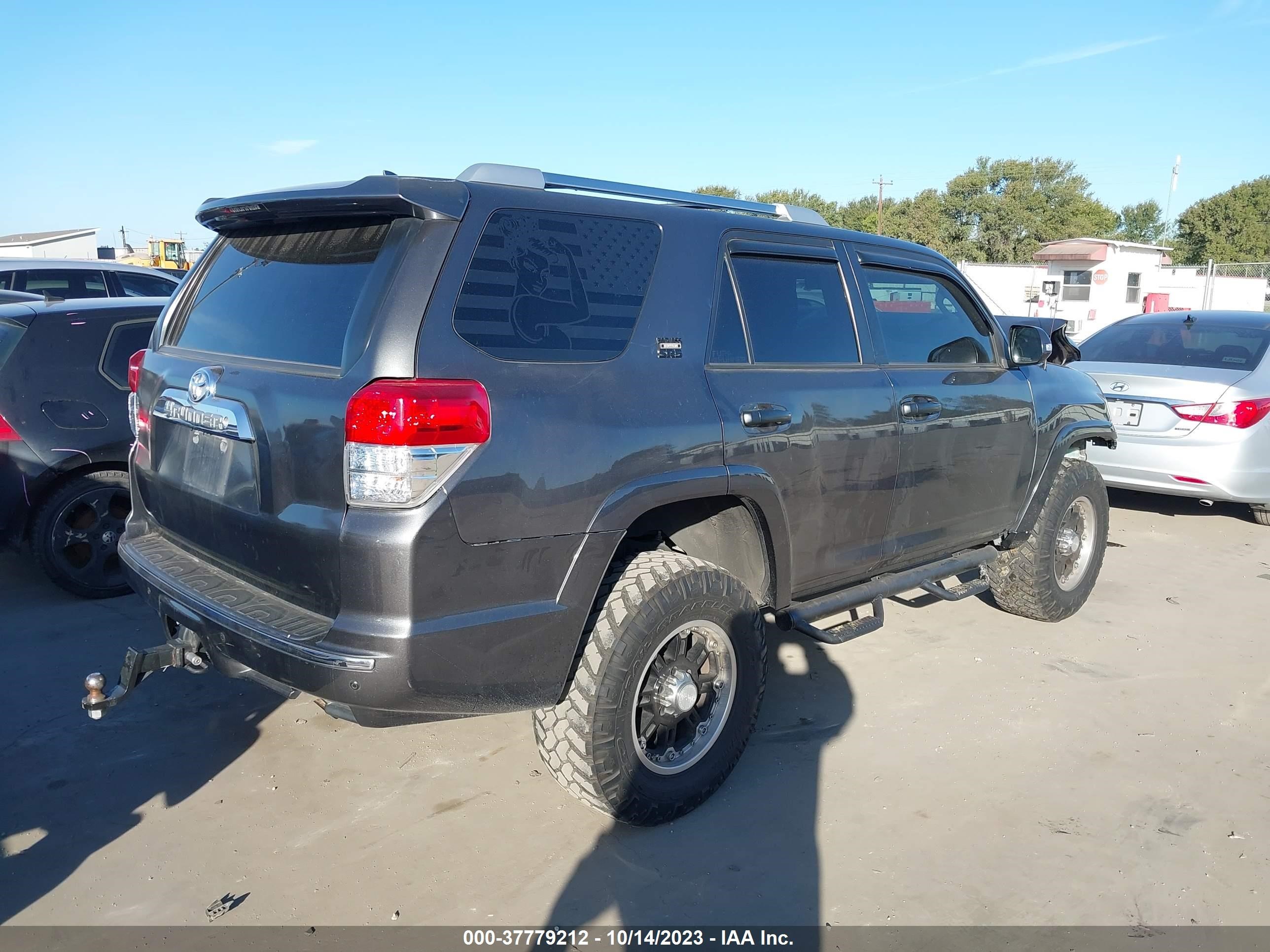 Photo 3 VIN: JTEBU5JR5C5087582 - TOYOTA 4RUNNER 