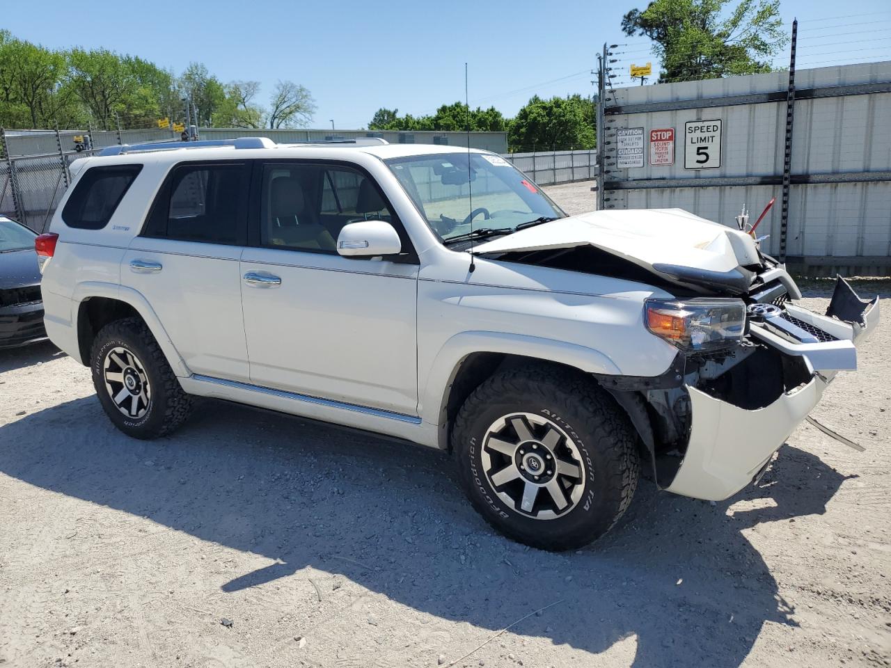 Photo 3 VIN: JTEBU5JR5D5135809 - TOYOTA 4RUNNER 