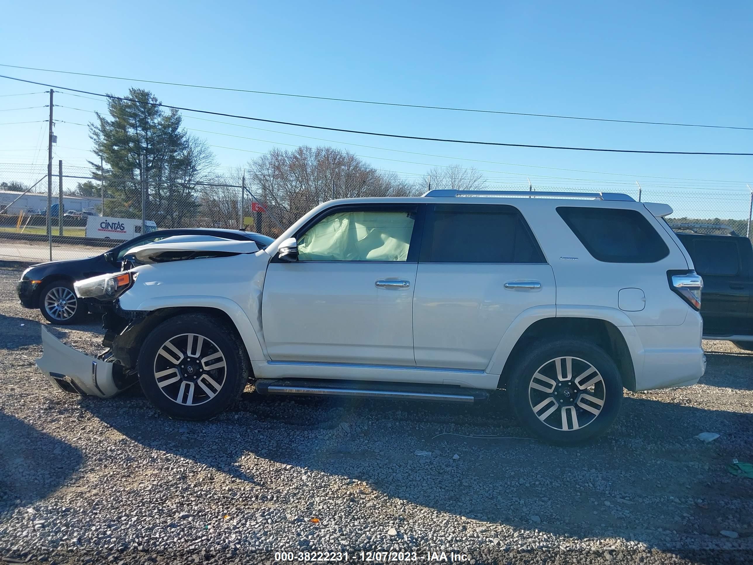 Photo 13 VIN: JTEBU5JR5G5406016 - TOYOTA 4RUNNER 