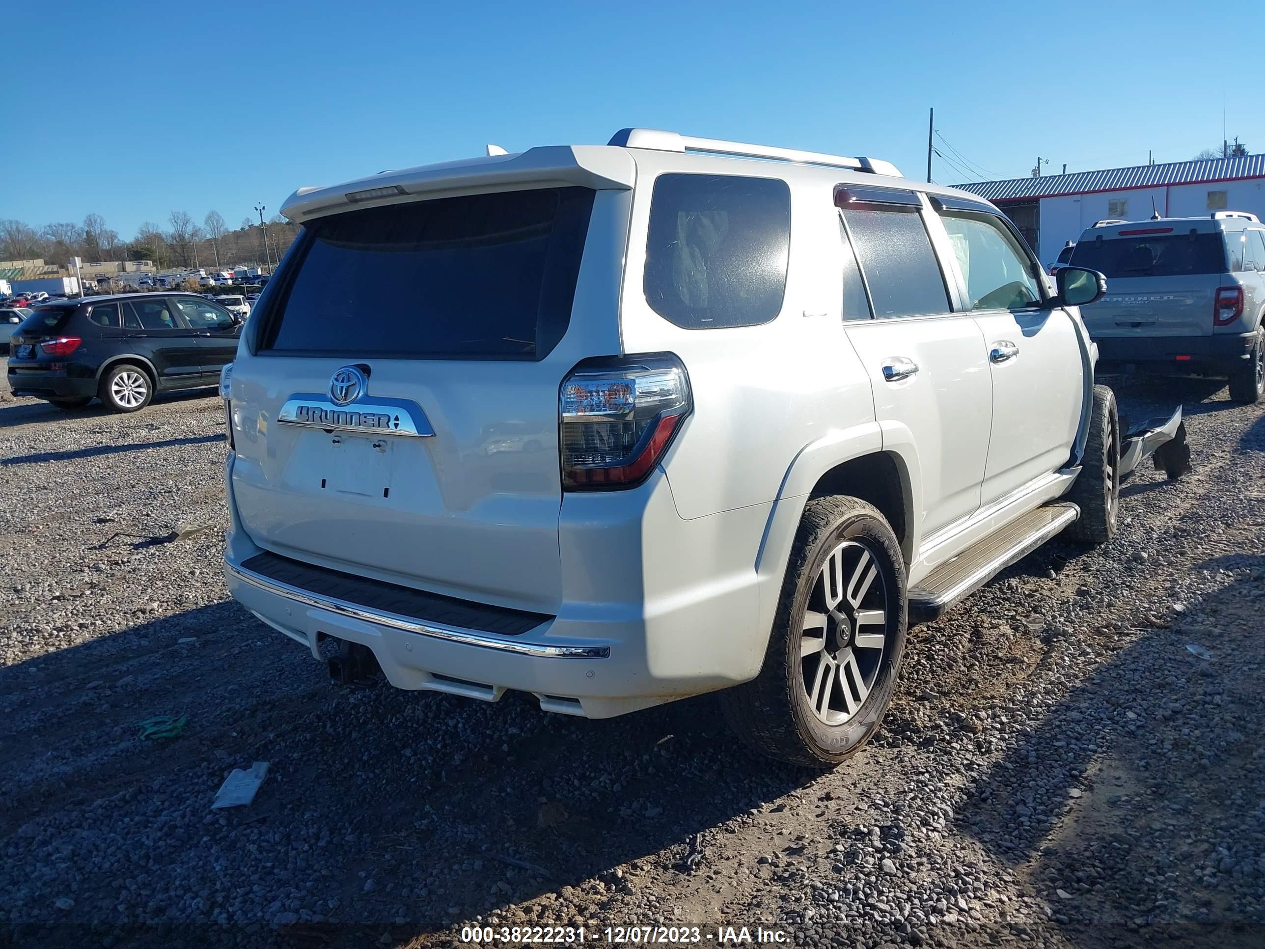 Photo 3 VIN: JTEBU5JR5G5406016 - TOYOTA 4RUNNER 