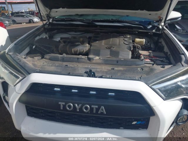 Photo 9 VIN: JTEBU5JR5H5445710 - TOYOTA 4RUNNER 