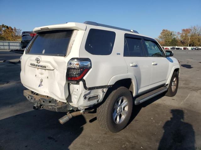 Photo 2 VIN: JTEBU5JR5H5461910 - TOYOTA 4RUNNER SR 