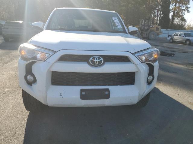 Photo 4 VIN: JTEBU5JR5H5461910 - TOYOTA 4RUNNER SR 