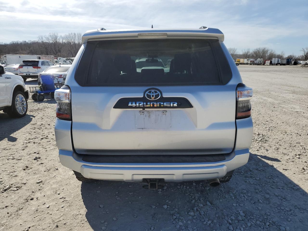 Photo 5 VIN: JTEBU5JR5J5500372 - TOYOTA 4RUNNER 